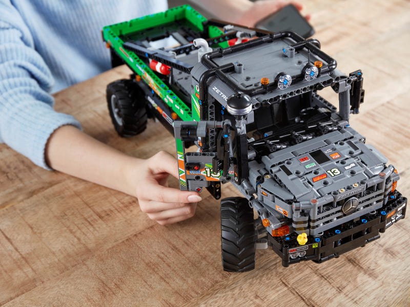 Lego Technic 4x4 Mercedes-Benz Zetros Trial Truck — Cullen's